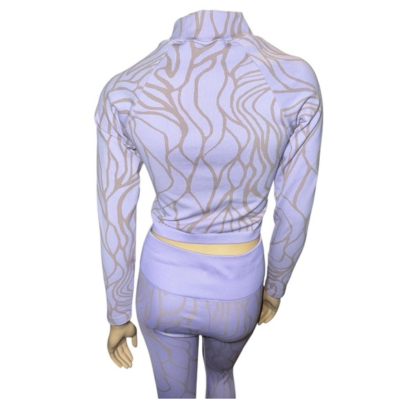 Fabletics Courtney Seamless Long-Sleeve frosted lilac Top and pants suit Size L - Picture 9 of 12